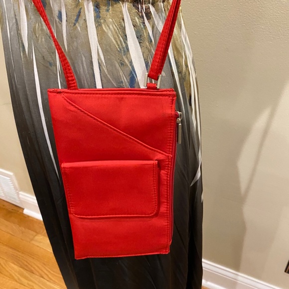 Traveling Red Travel Bag - Picture 1 of 9